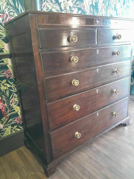Large antique georgian oak chest of 6 drawers – A rare vintage treasure