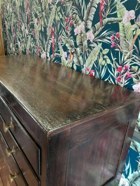 Large antique georgian oak chest of 6 drawers – A rare vintage treasure