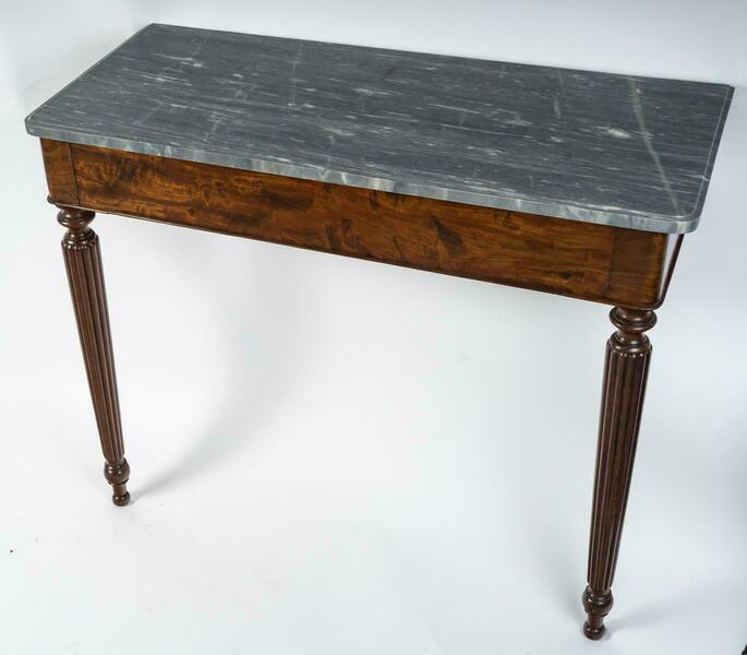 A louis philippe period mahogany and marble top console table, 19th century. – A rare vintage treasure